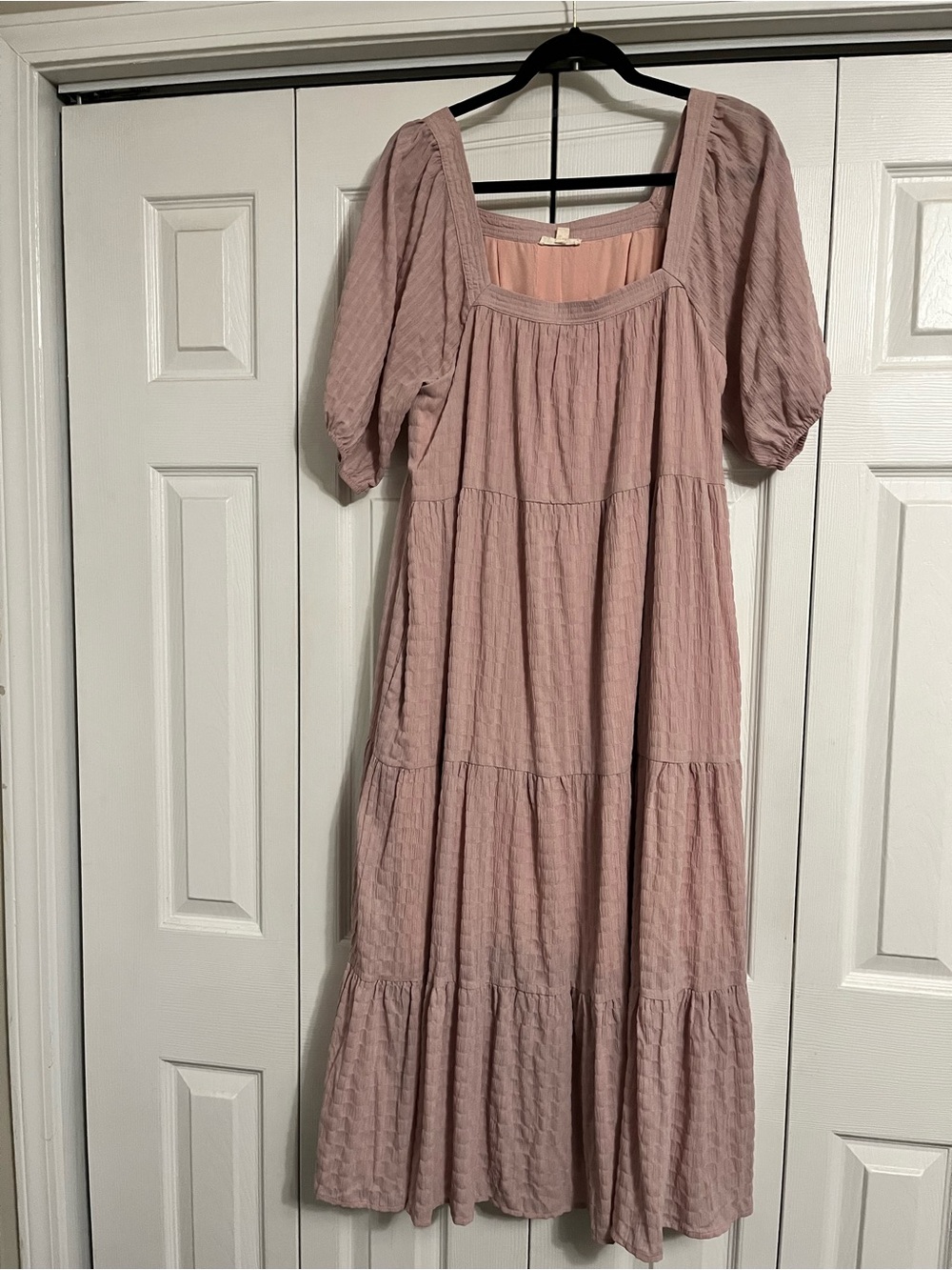 Tiered Pink Dress with Square Neck and Puff Sleeves